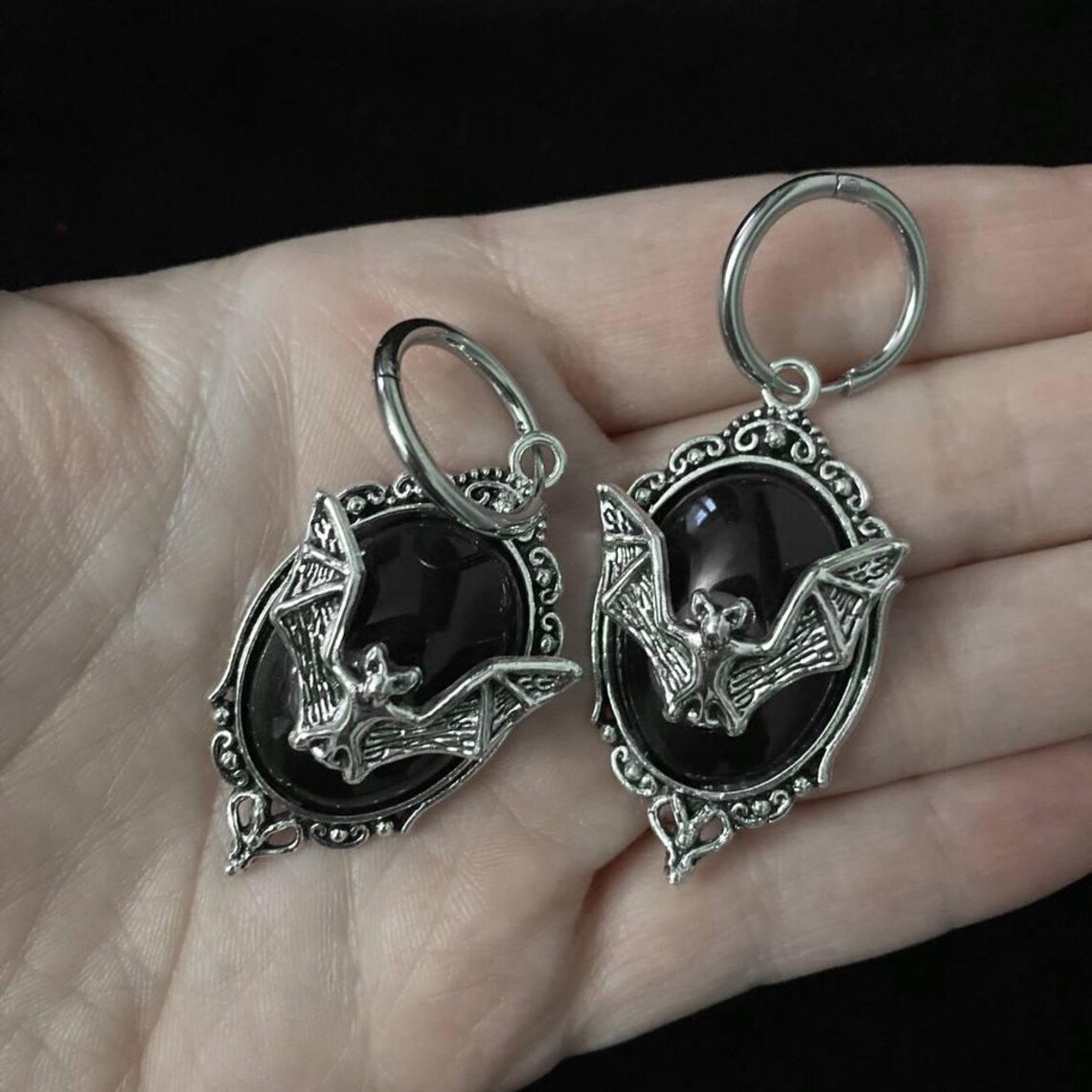 Серьги в виде вампирских летуч – обзор и цена Women'S Victorian Accessories